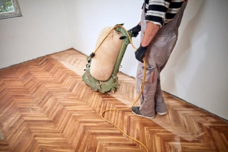 Techniques professionnelles pour rénover un parquet ancien